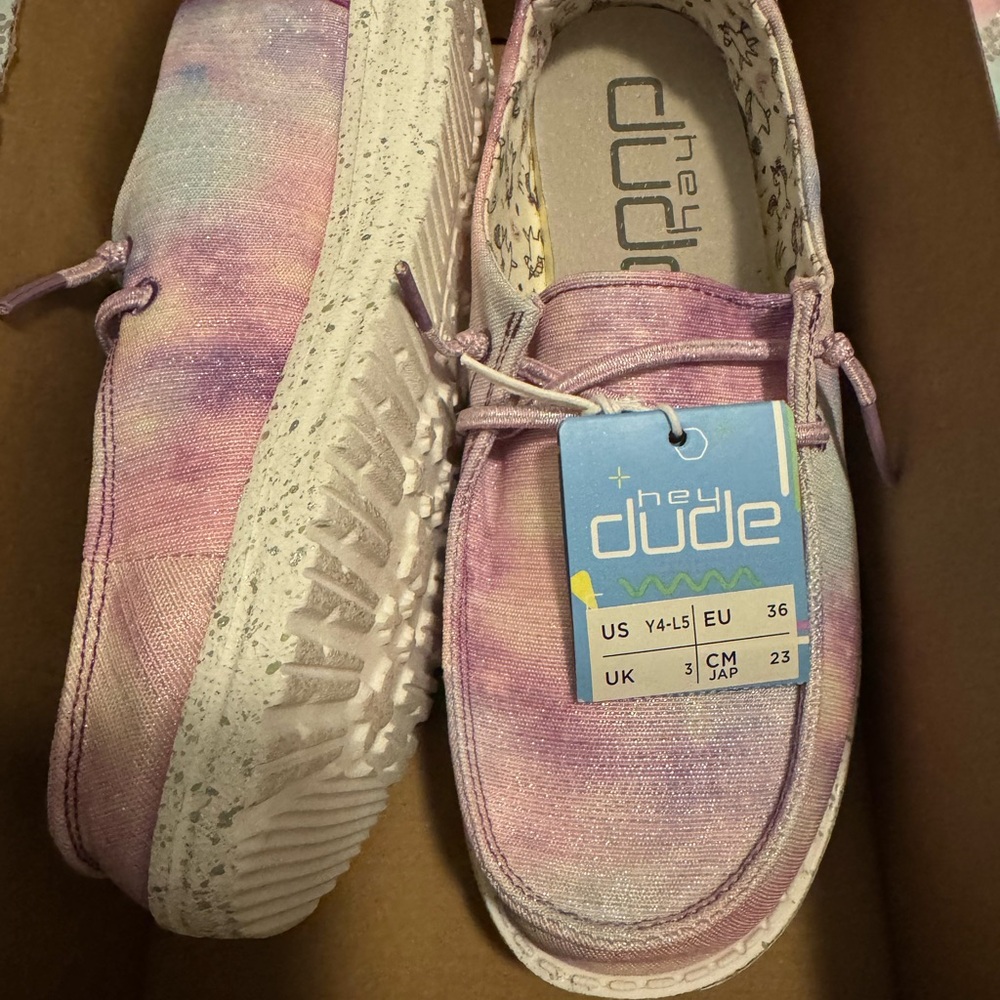 Hey Dude Unicorn shoes size Y4